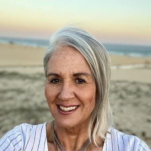 Meet your Posher, Eva